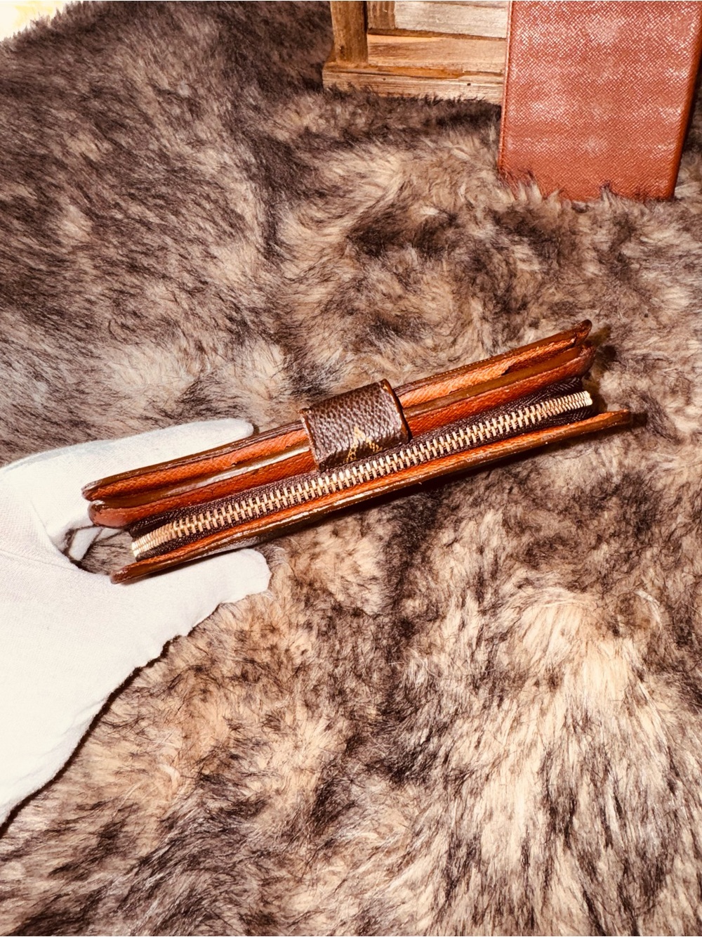 Louis Vuitton Monogram Canvas
Porte
Papier passport wallet ID holder 1999 - Picture 6 of 17